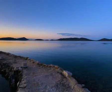 Villa Sun Deck Buqez 70 *