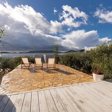 Sun Deck Buqez 70 Villa *