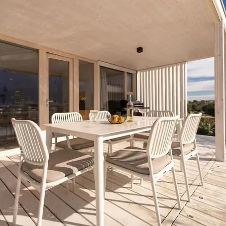 Sun Deck Buqez 70 Villa