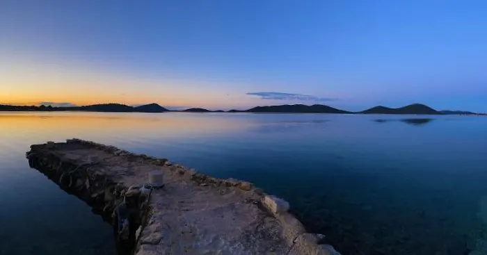 Vila Sun Deck Buqez 70 *