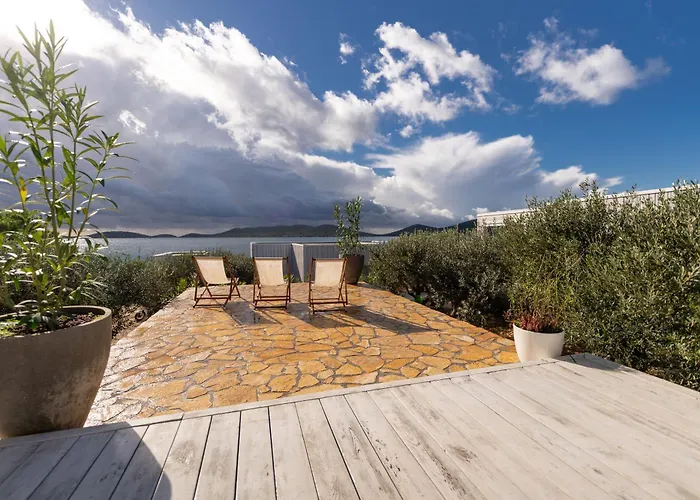 Sun Deck Buqez 70 Вилла *