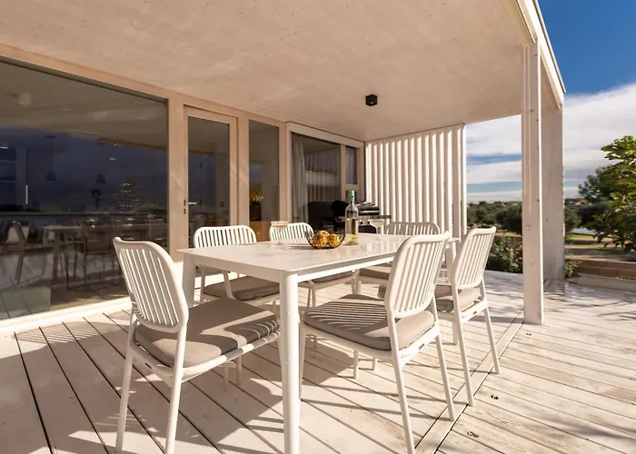 Sun Deck Buqez 70 Вилла