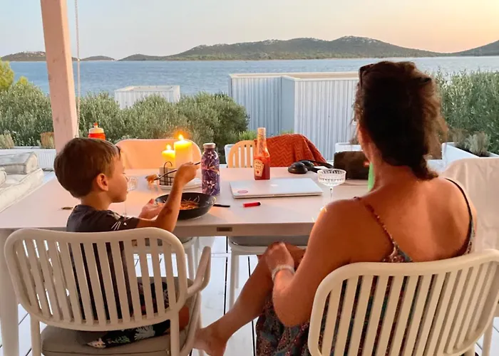 Vila Sun Deck Buqez 70